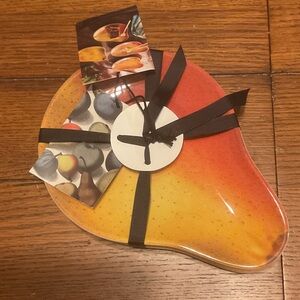 NWT 4 piece pear shaped dessert plates